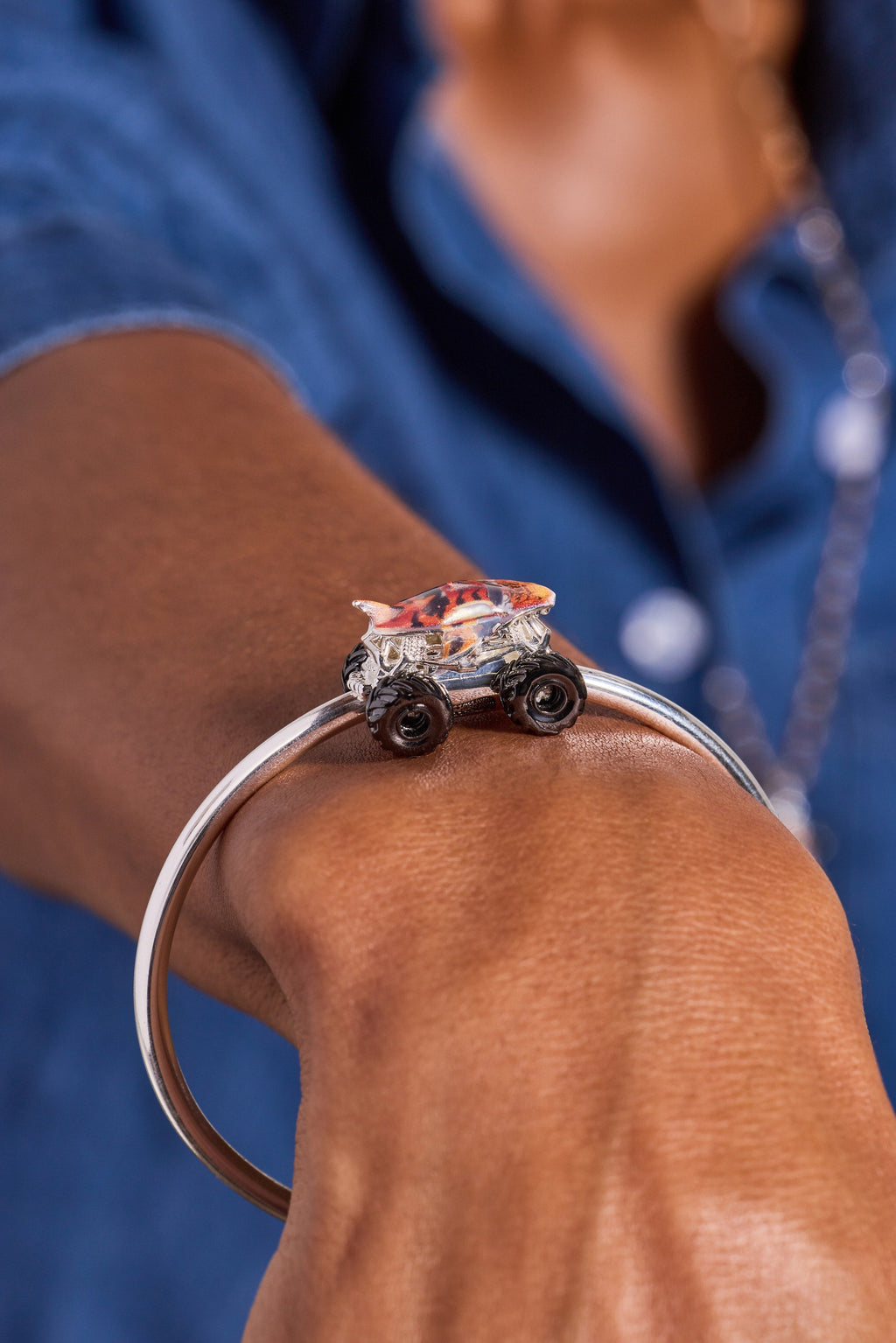 Hot Wheels™ Tiger Shark Monster Truck Moveable Cuff